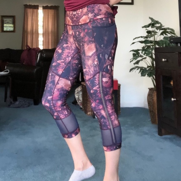 Calia Carrie Underwood Capri Leggings 
